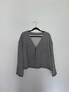 Urban Outfitters | Gray Crop Sweater